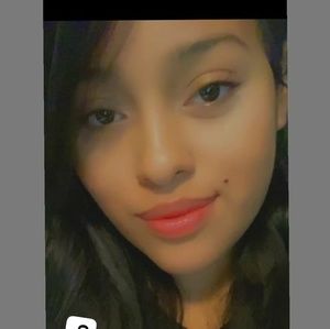 Meet your Posher, Carolina